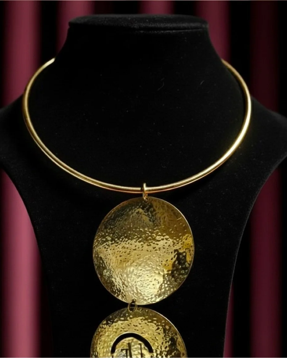 collier-en-laiton-majestic-tu-elegance-royale